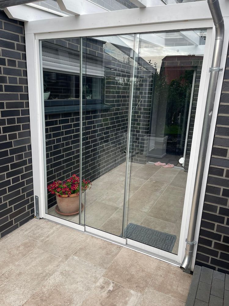 Terrassendach Holz Glasschiebewand Weiß