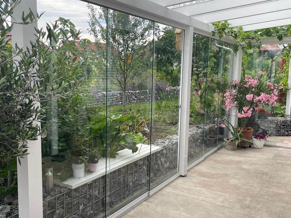 Glasschiebewand Hängend